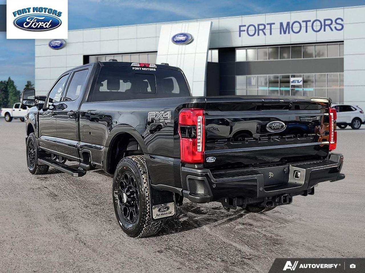 2026 Ford SUPERDUTY F-350® XLT Photo3