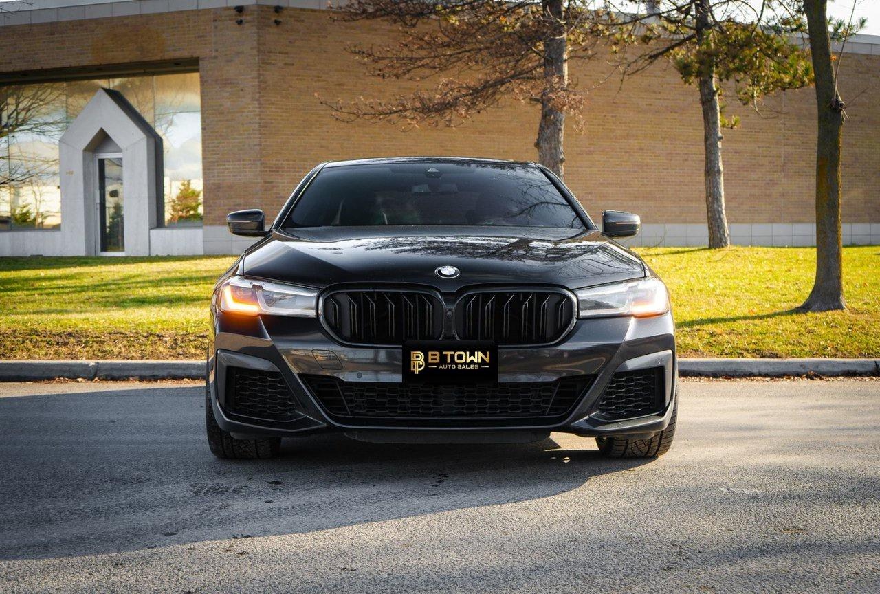 2022 BMW 5 Series M550i xDrive Photo
