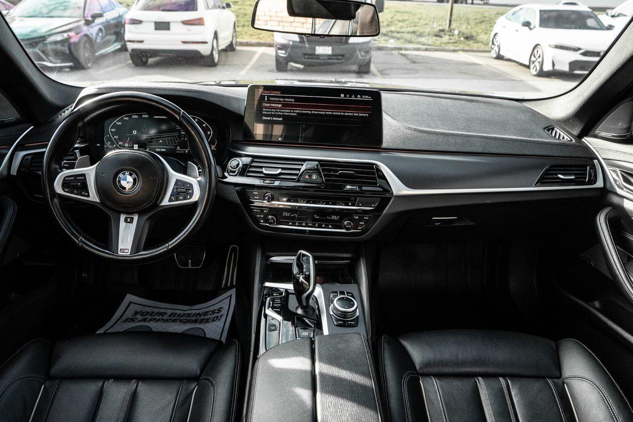 2022 BMW 5 Series M550i xDrive Photo