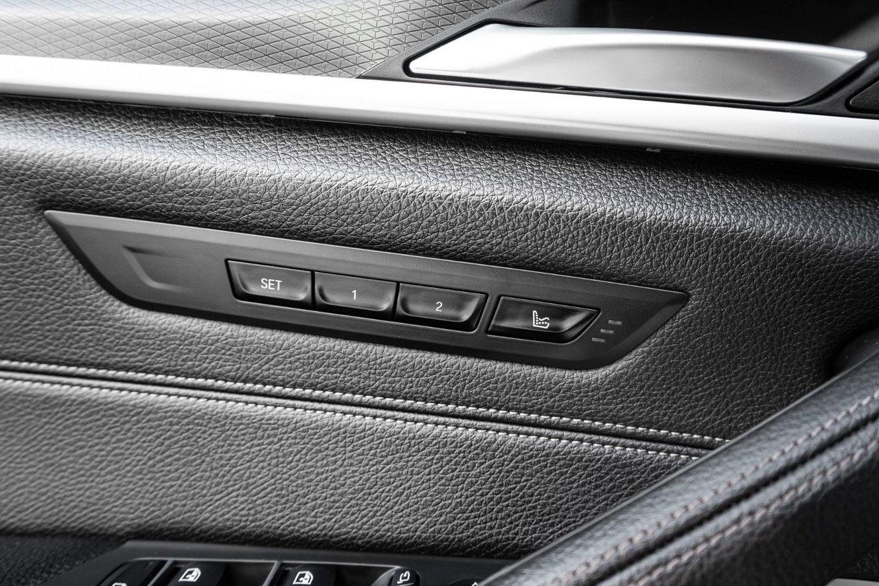 2022 BMW 5 Series M550i xDrive Photo