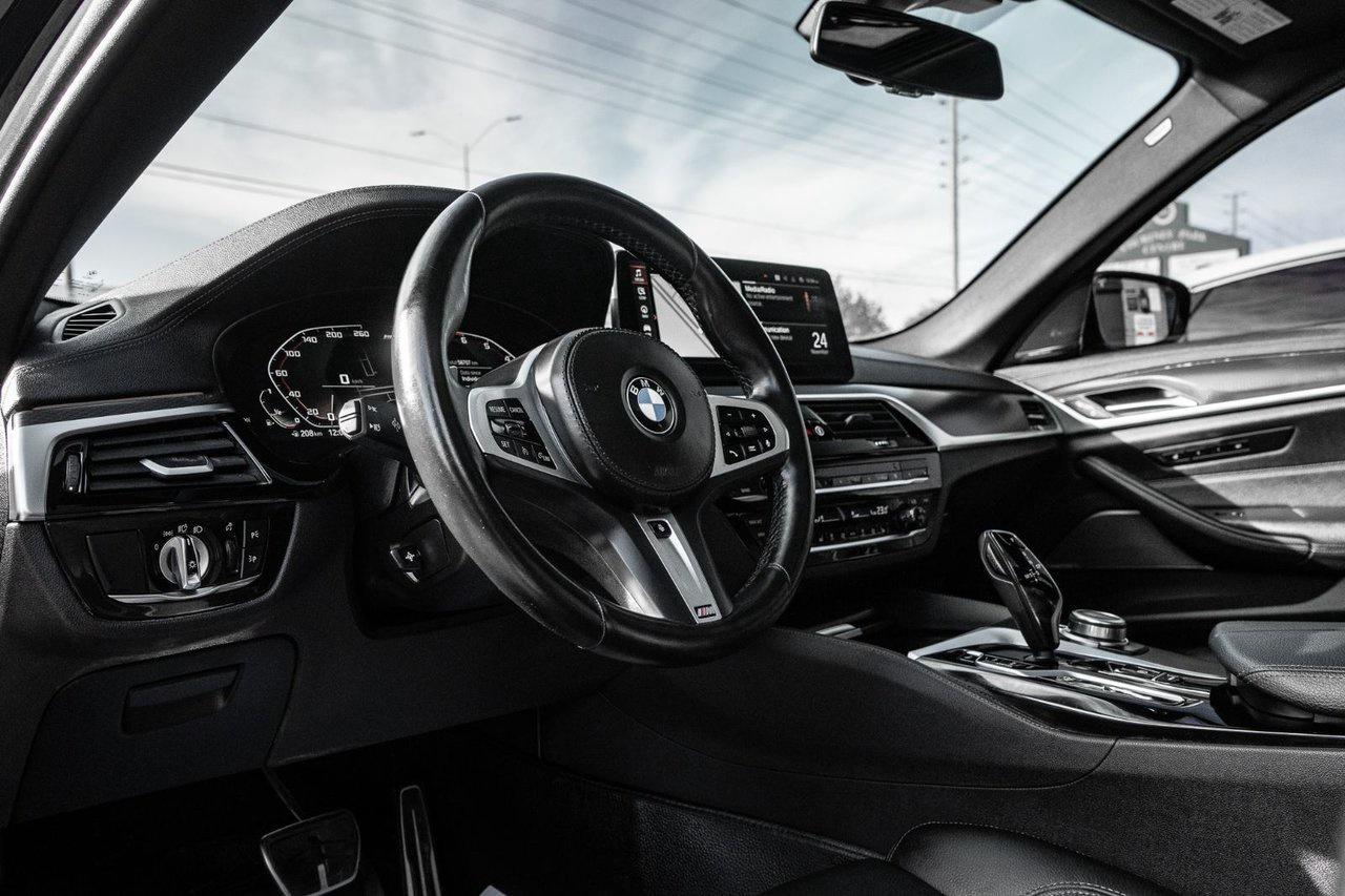 2022 BMW 5 Series M550i xDrive Photo