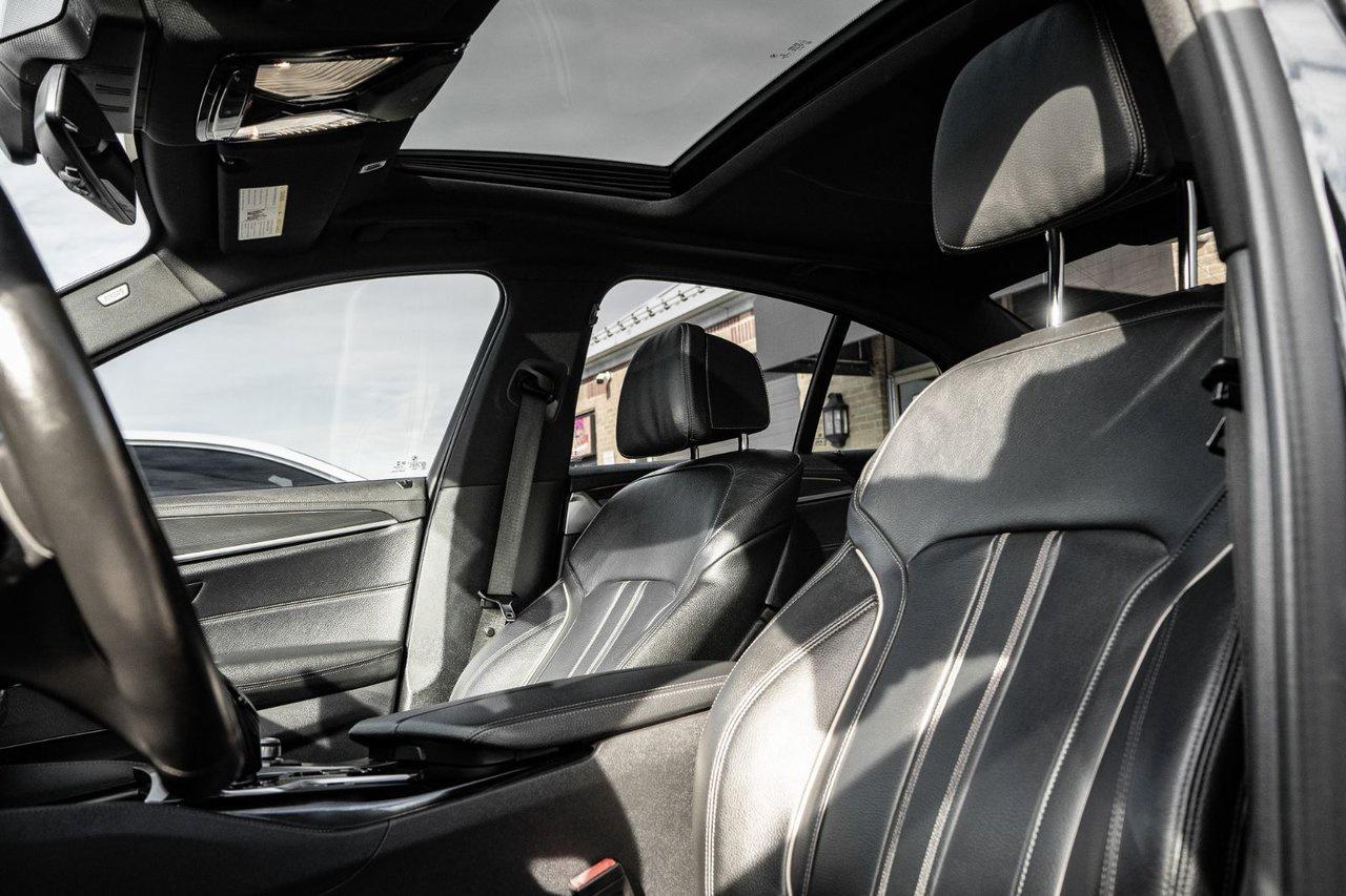 2022 BMW 5 Series M550i xDrive Photo