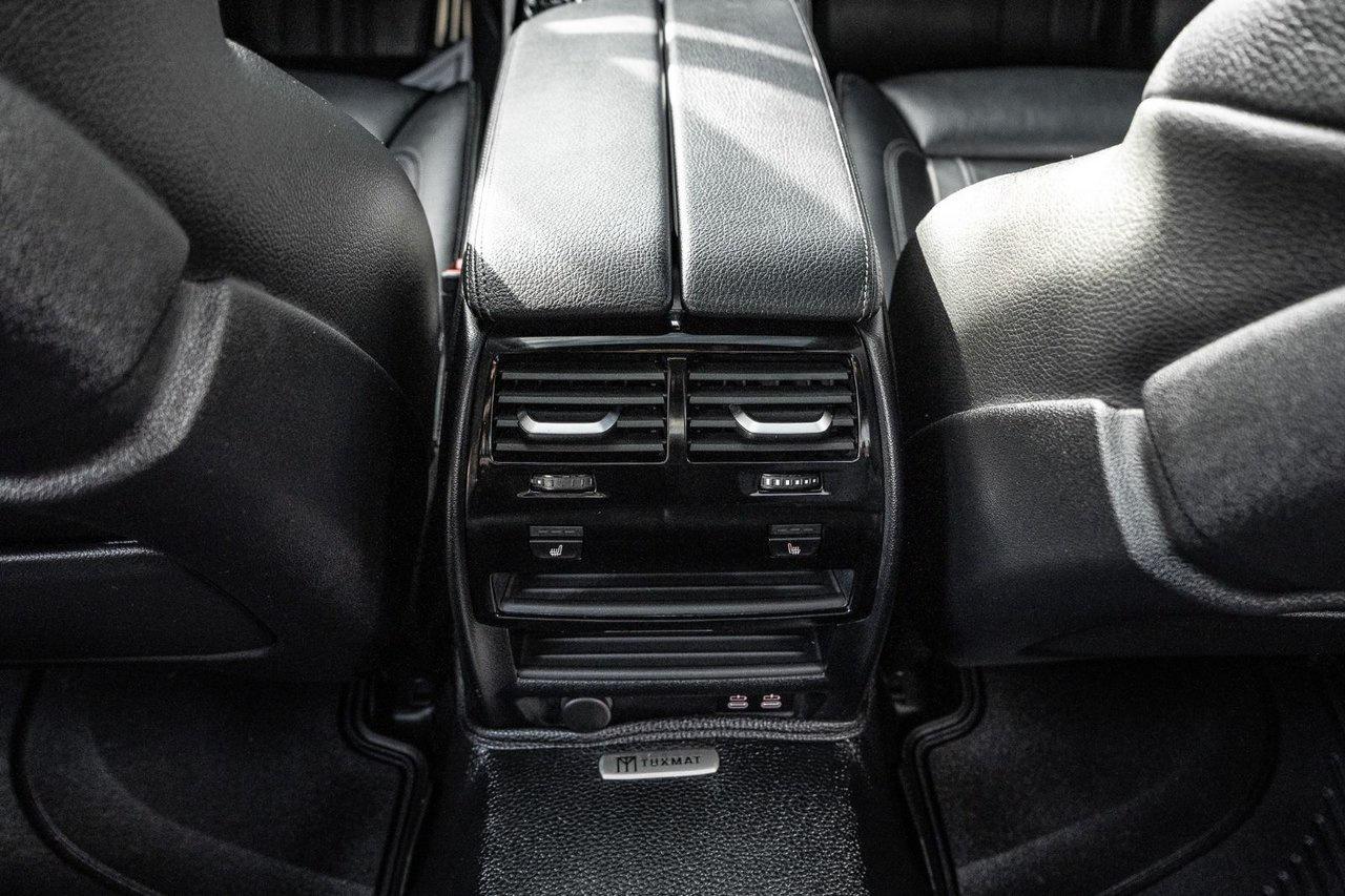 2022 BMW 5 Series M550i xDrive Photo