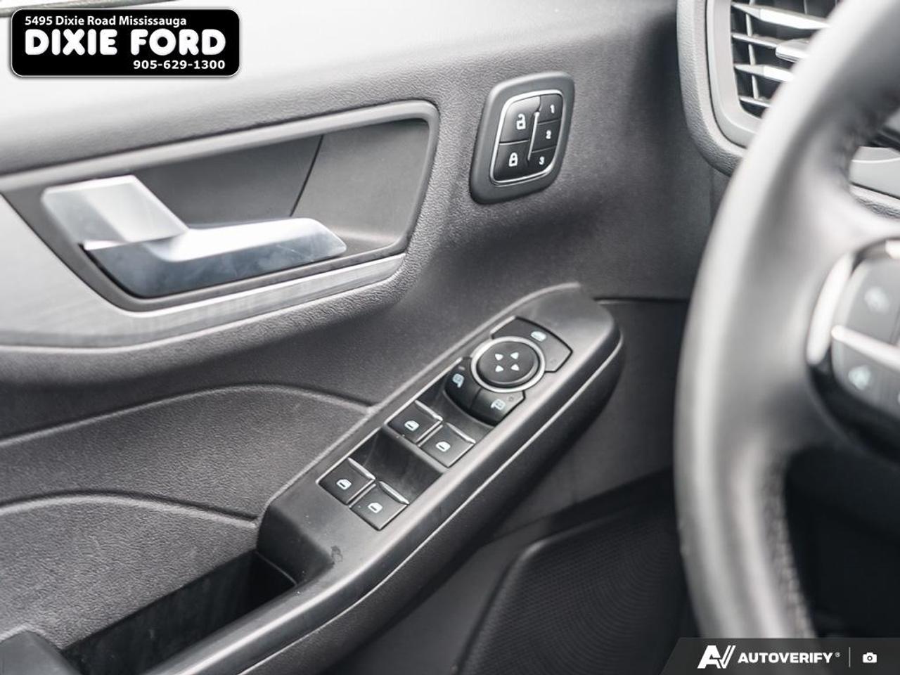 2023 Ford Escape Platinum Photo