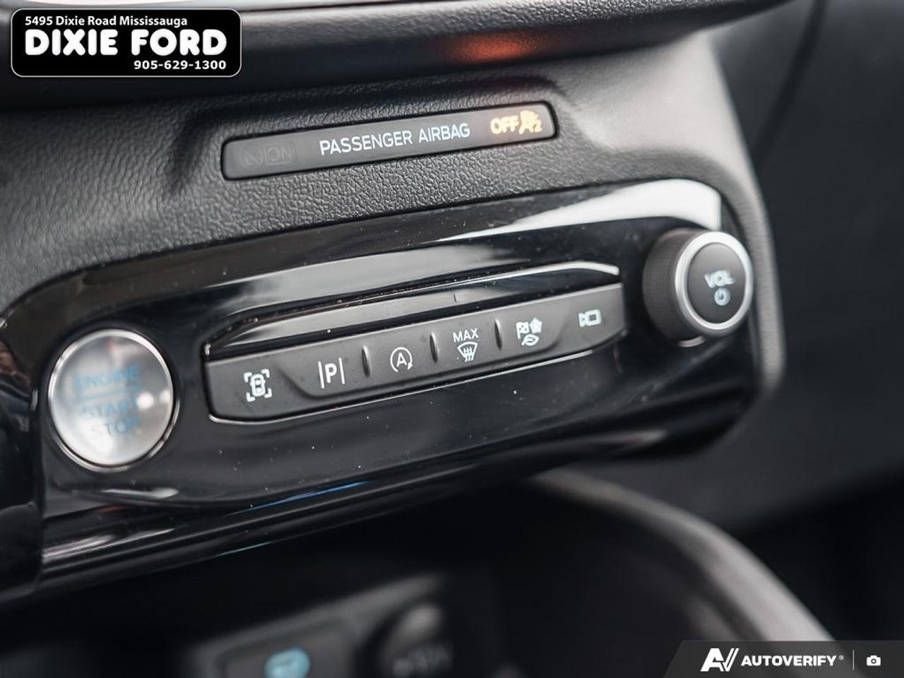 2023 Ford Escape Platinum Photo