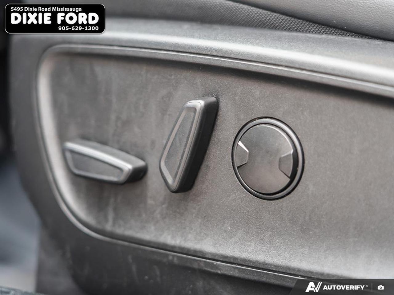 2023 Ford Escape Platinum Photo