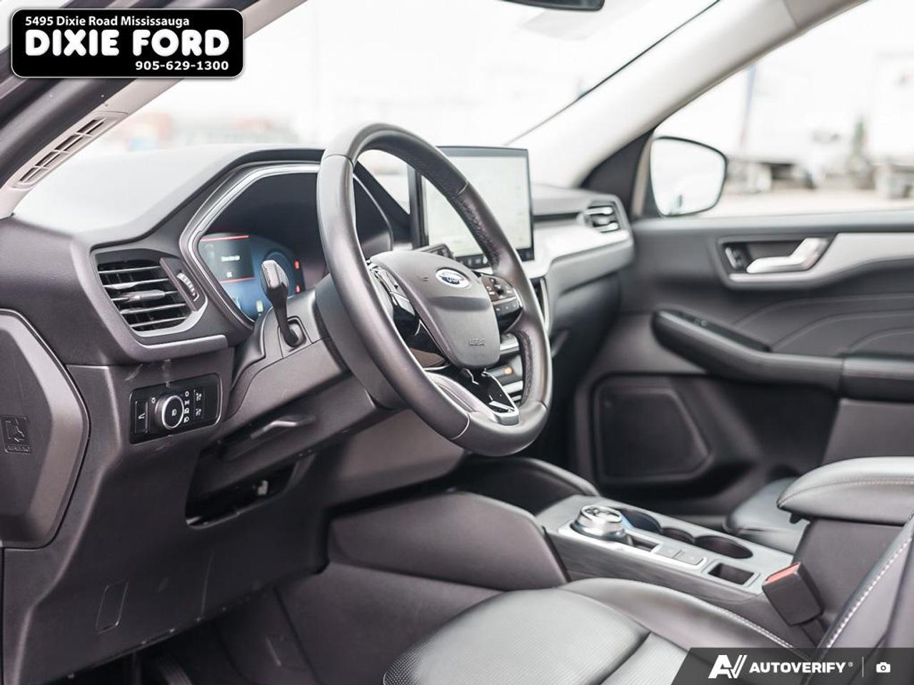 2023 Ford Escape Platinum Photo