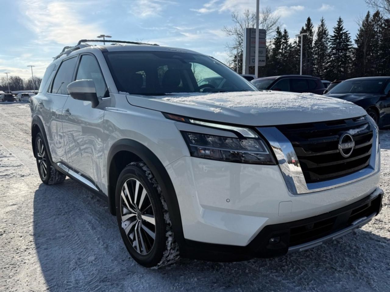 2024 Nissan Pathfinder Platinum  - Cooled Seats Photo