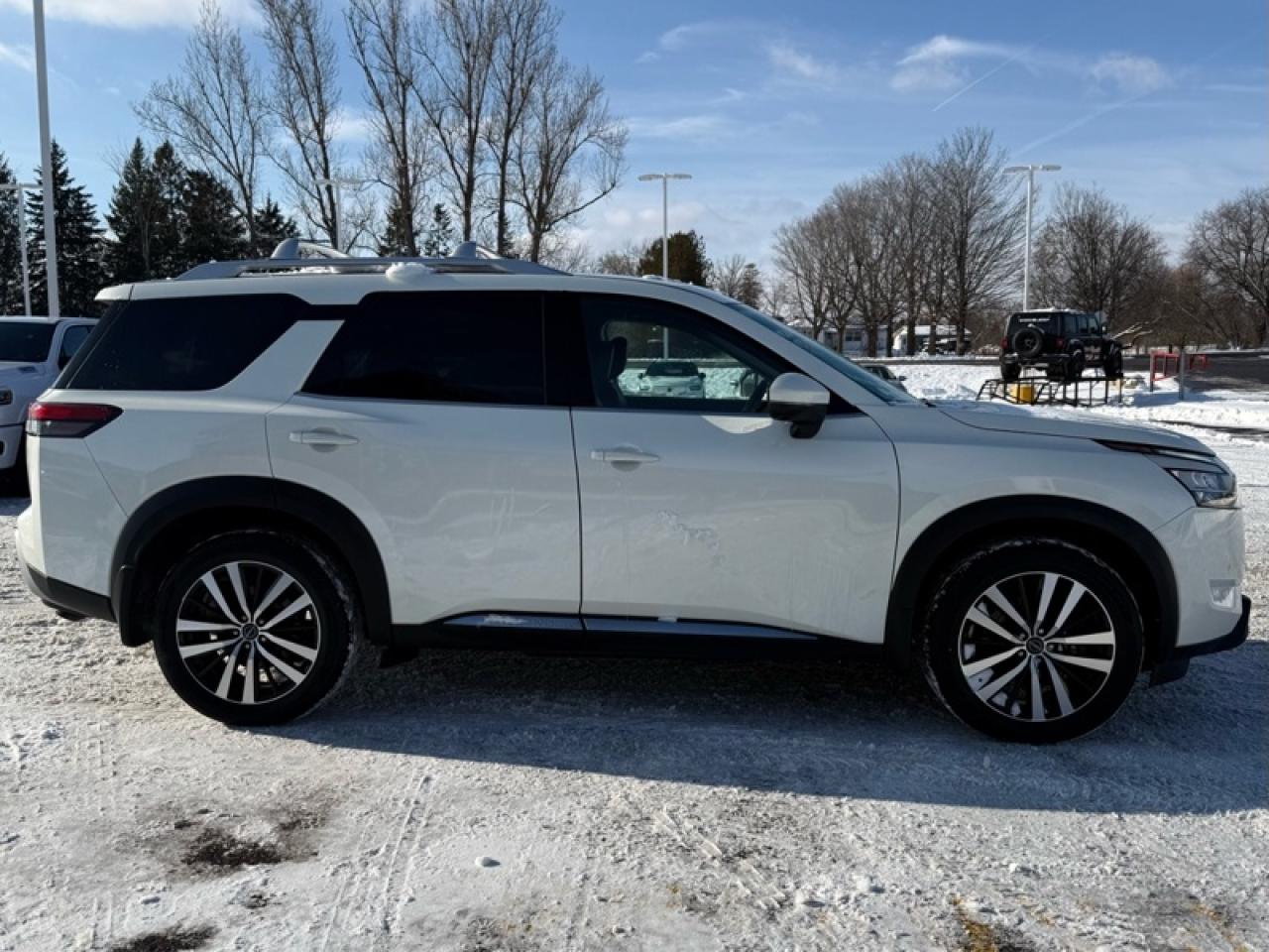 2024 Nissan Pathfinder Platinum  - Cooled Seats Photo