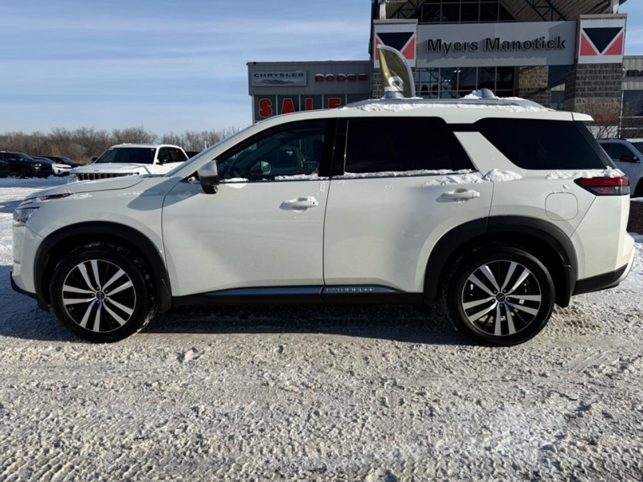 2024 Nissan Pathfinder Platinum  - Cooled Seats Photo