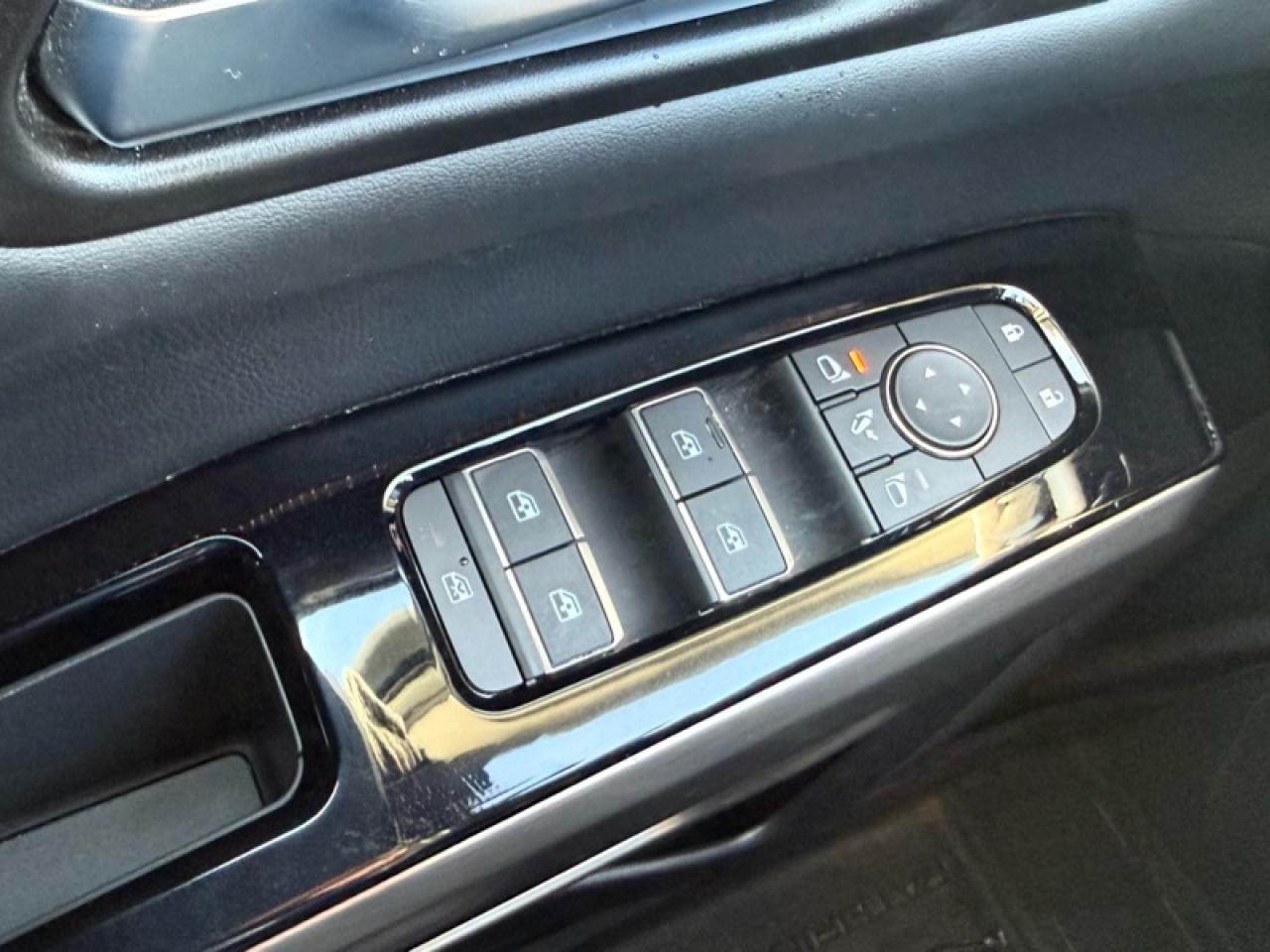 2024 Nissan Pathfinder Platinum  - Cooled Seats Photo