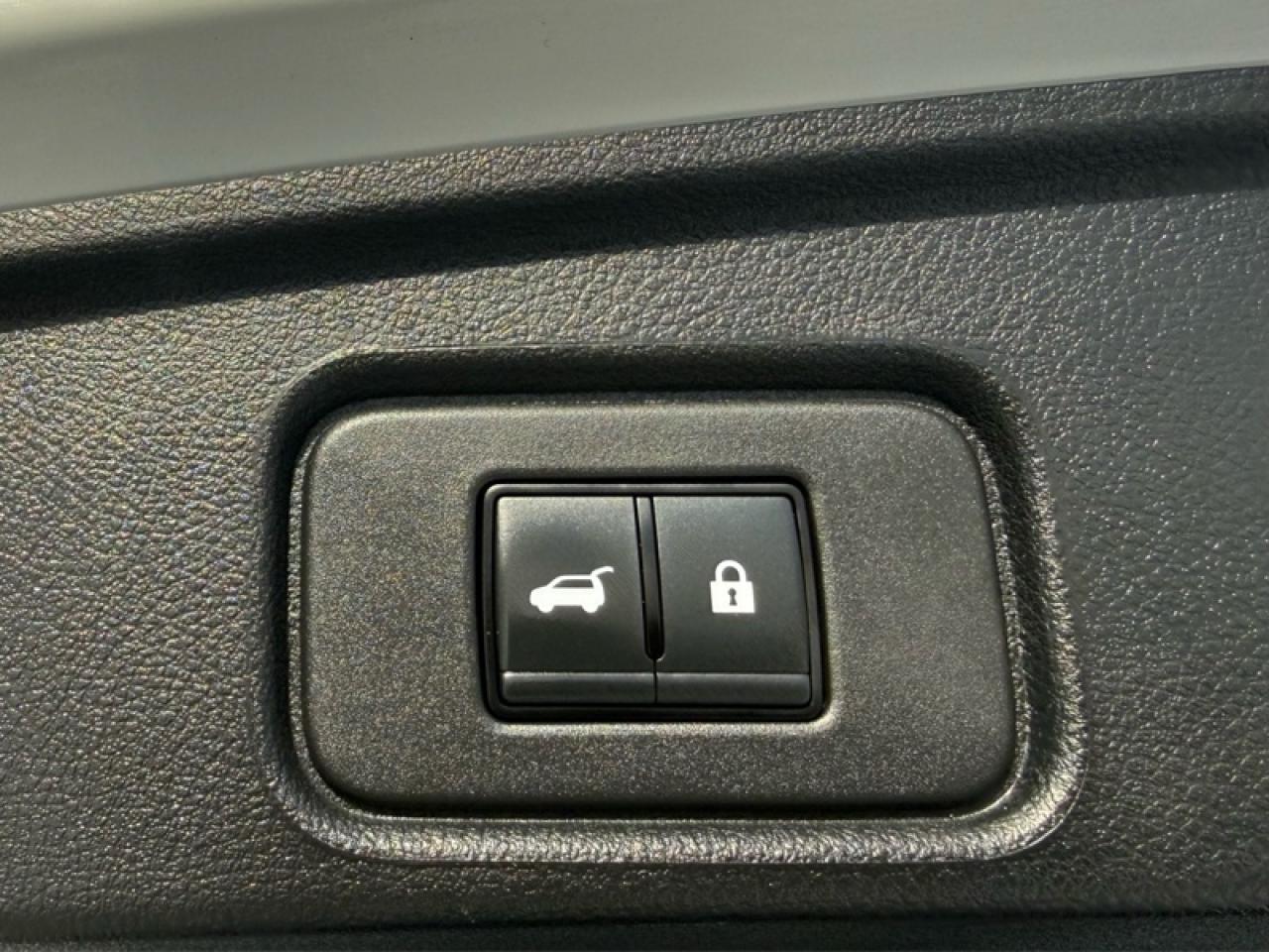 2024 Nissan Pathfinder Platinum  - Cooled Seats Photo