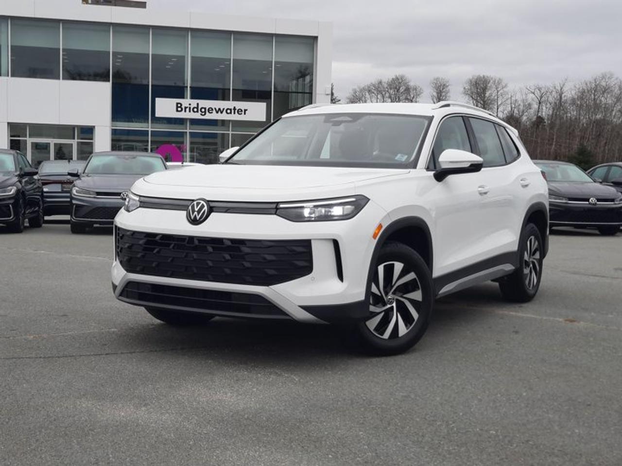Small SUV 4WD, Trendline 4MOTION, 8-Speed Automatic w/OD, Intercooled Turbo Regular Gasoline I-4 2.0 L/121