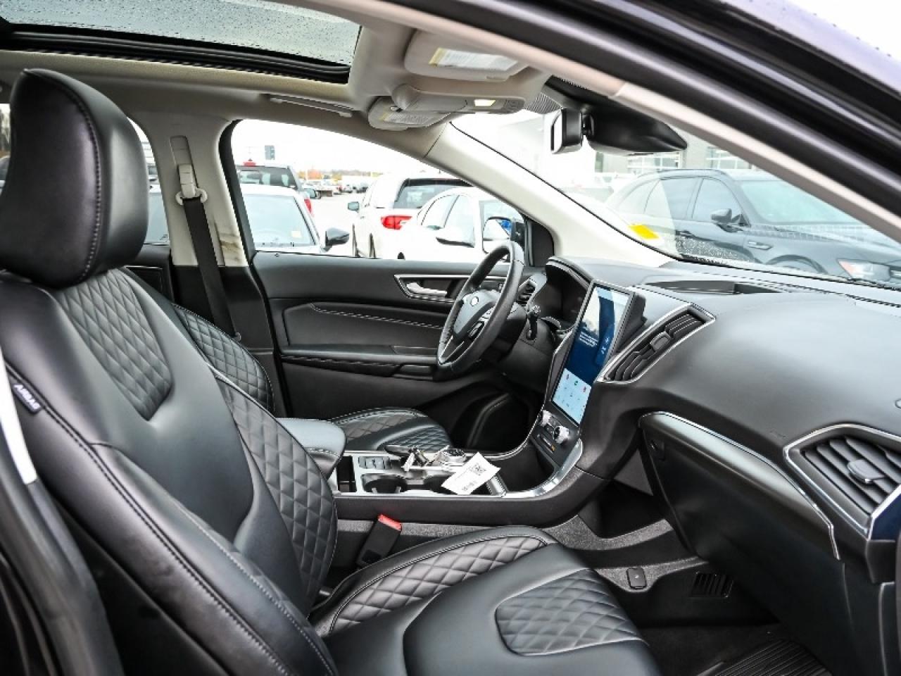 2024 Ford Edge Titanium Photo