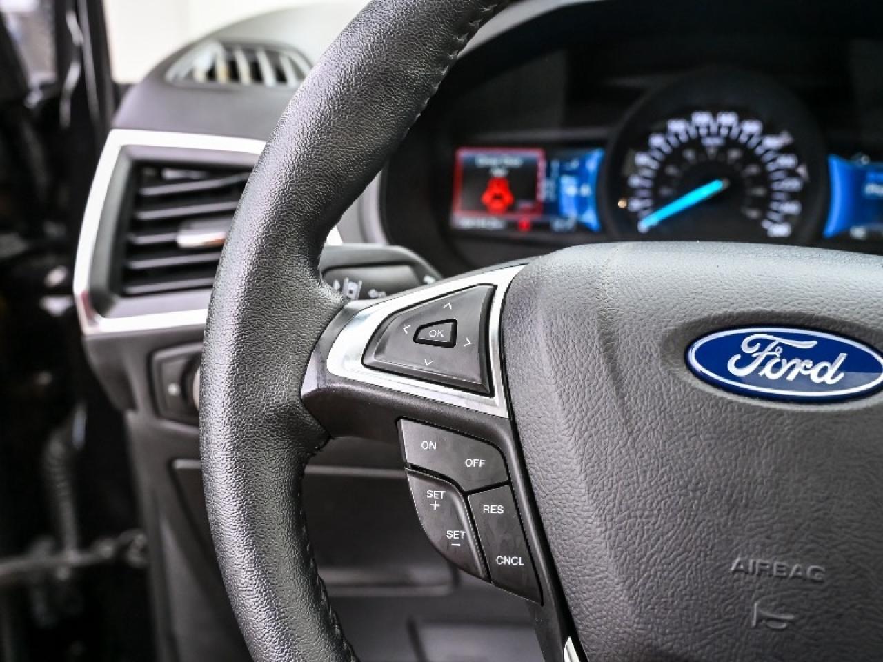 2024 Ford Edge Titanium Photo