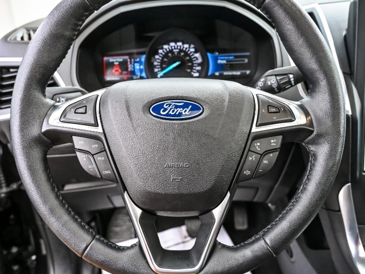 2024 Ford Edge Titanium Photo