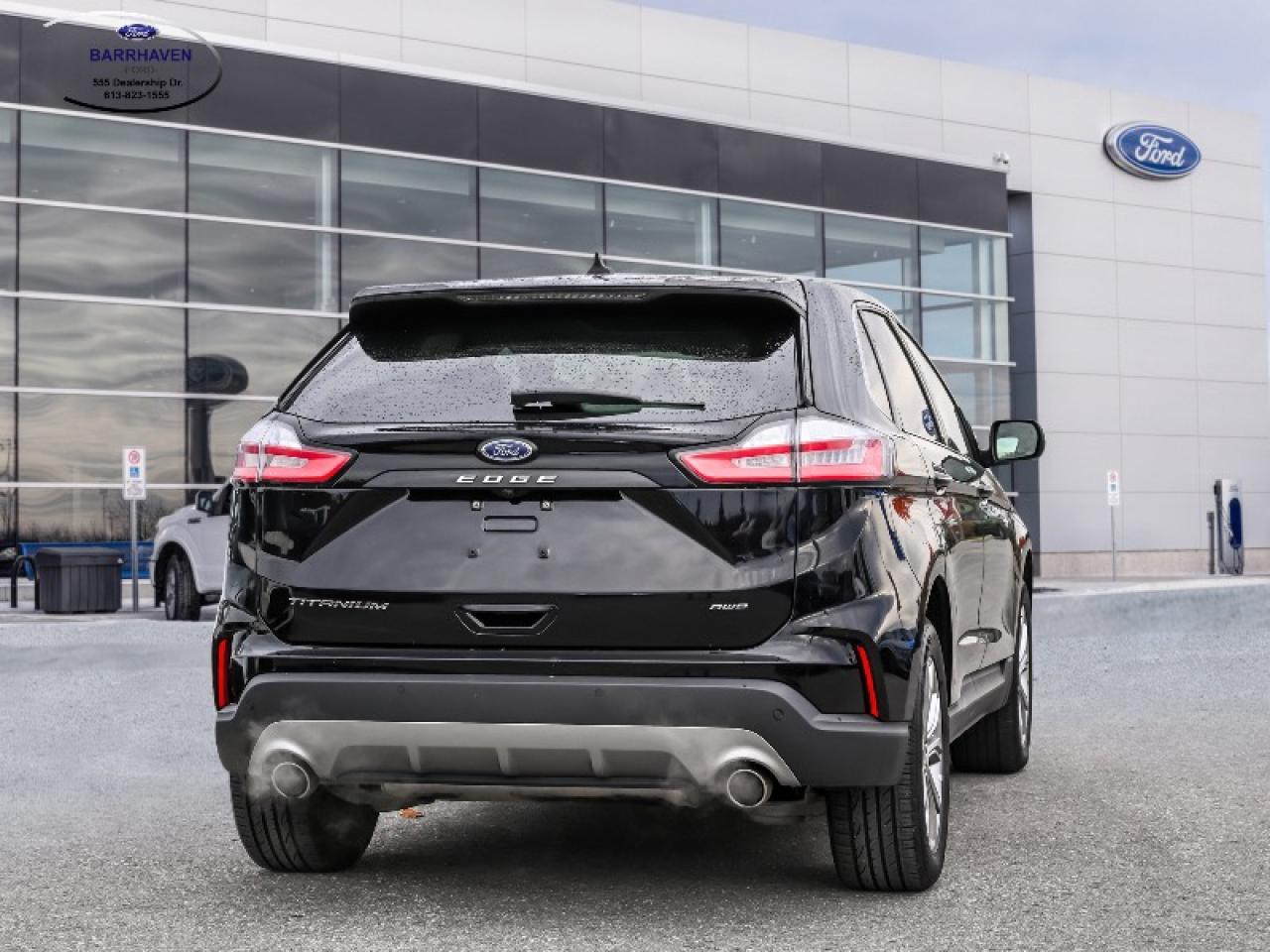 2024 Ford Edge Titanium Photo3