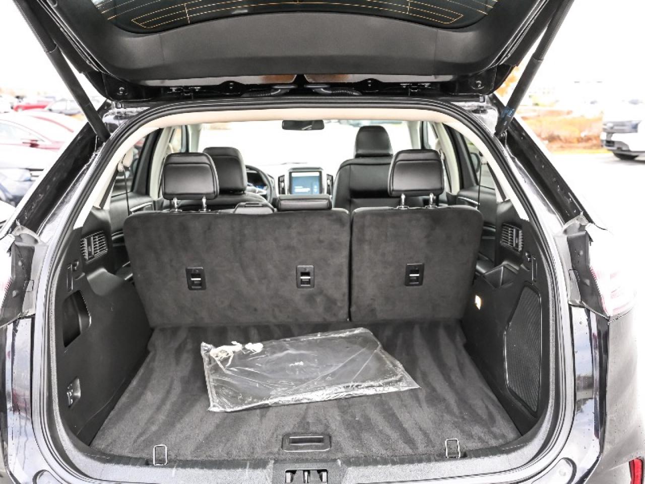 2024 Ford Edge Titanium Photo