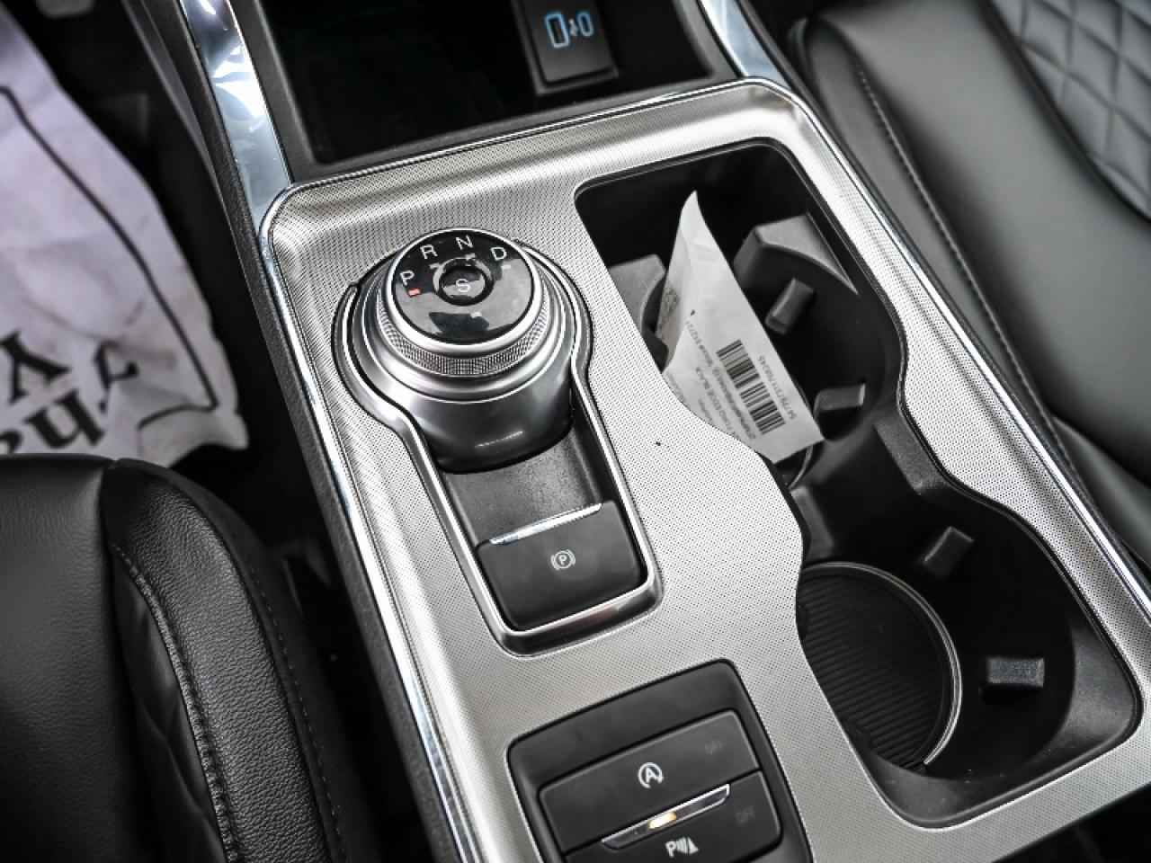 2024 Ford Edge Titanium Photo