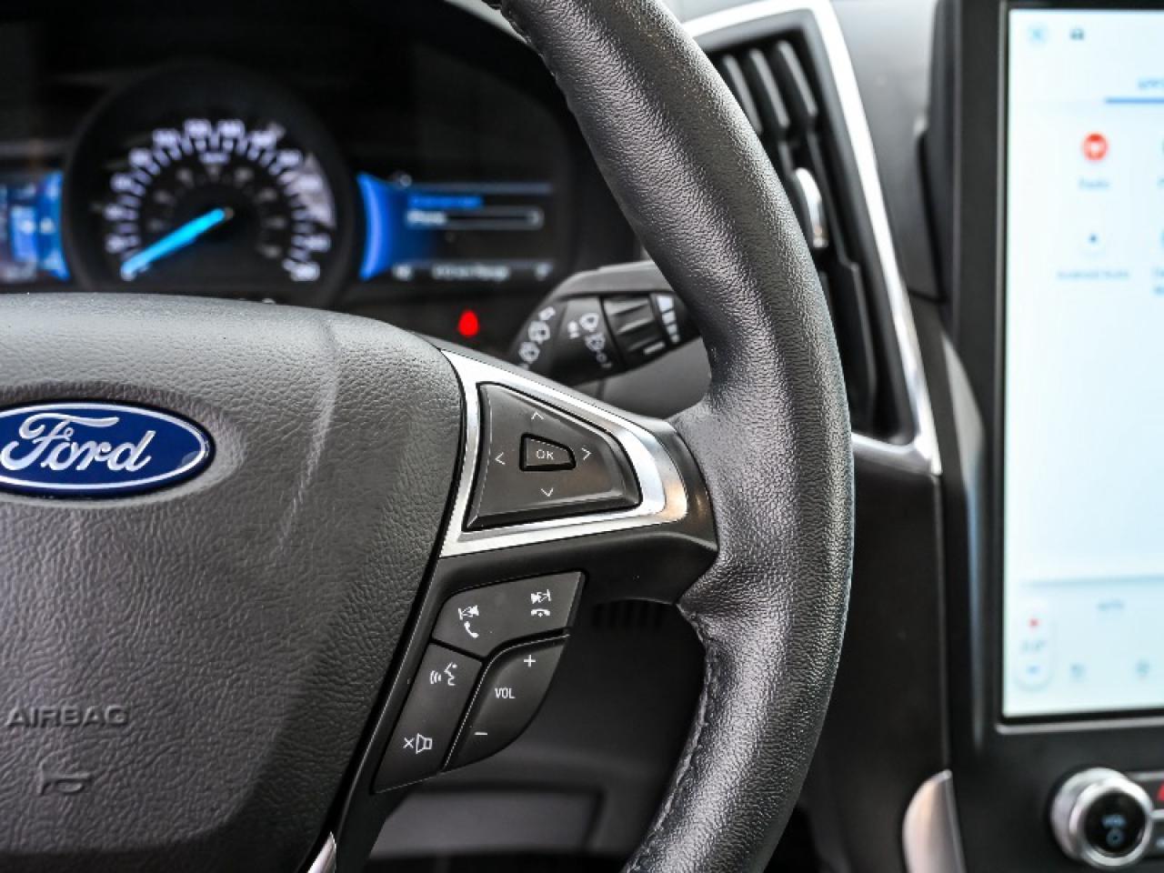 2024 Ford Edge Titanium Photo