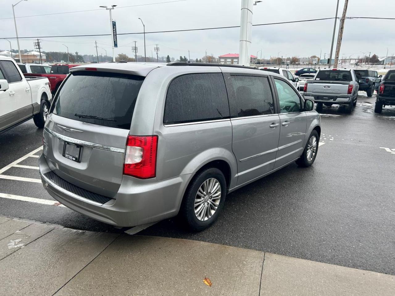 2016 Chrysler Town & Country TOURING Photo4