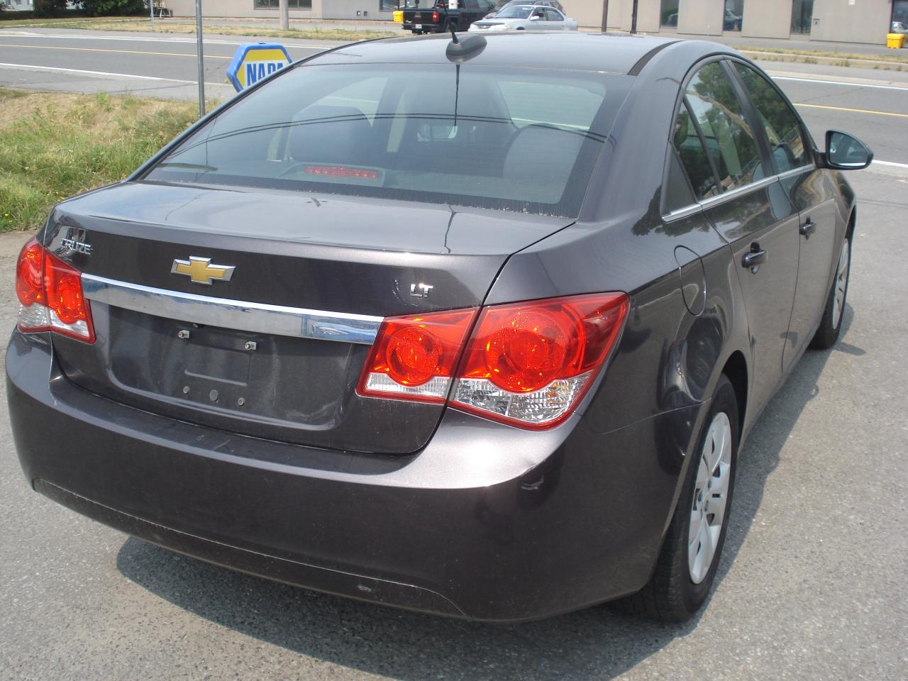 2015 Chevrolet Cruze 1LT Auto Photo3