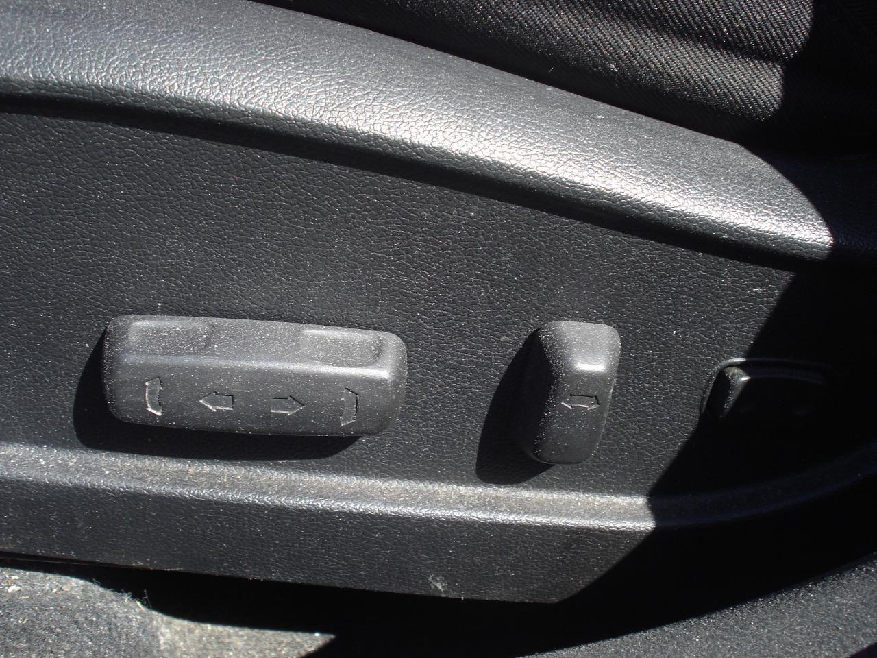 2013 Hyundai Elantra GT 5dr HB Auto GLS *Ltd Avail* Photo