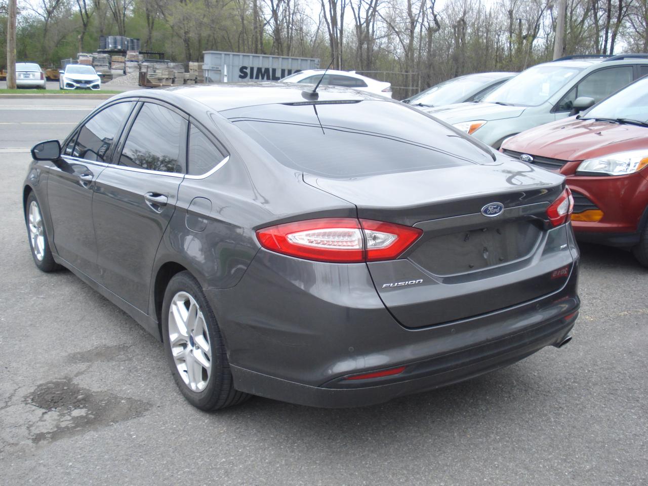 2015 Ford Fusion 4dr Sdn SE FWD Photo3