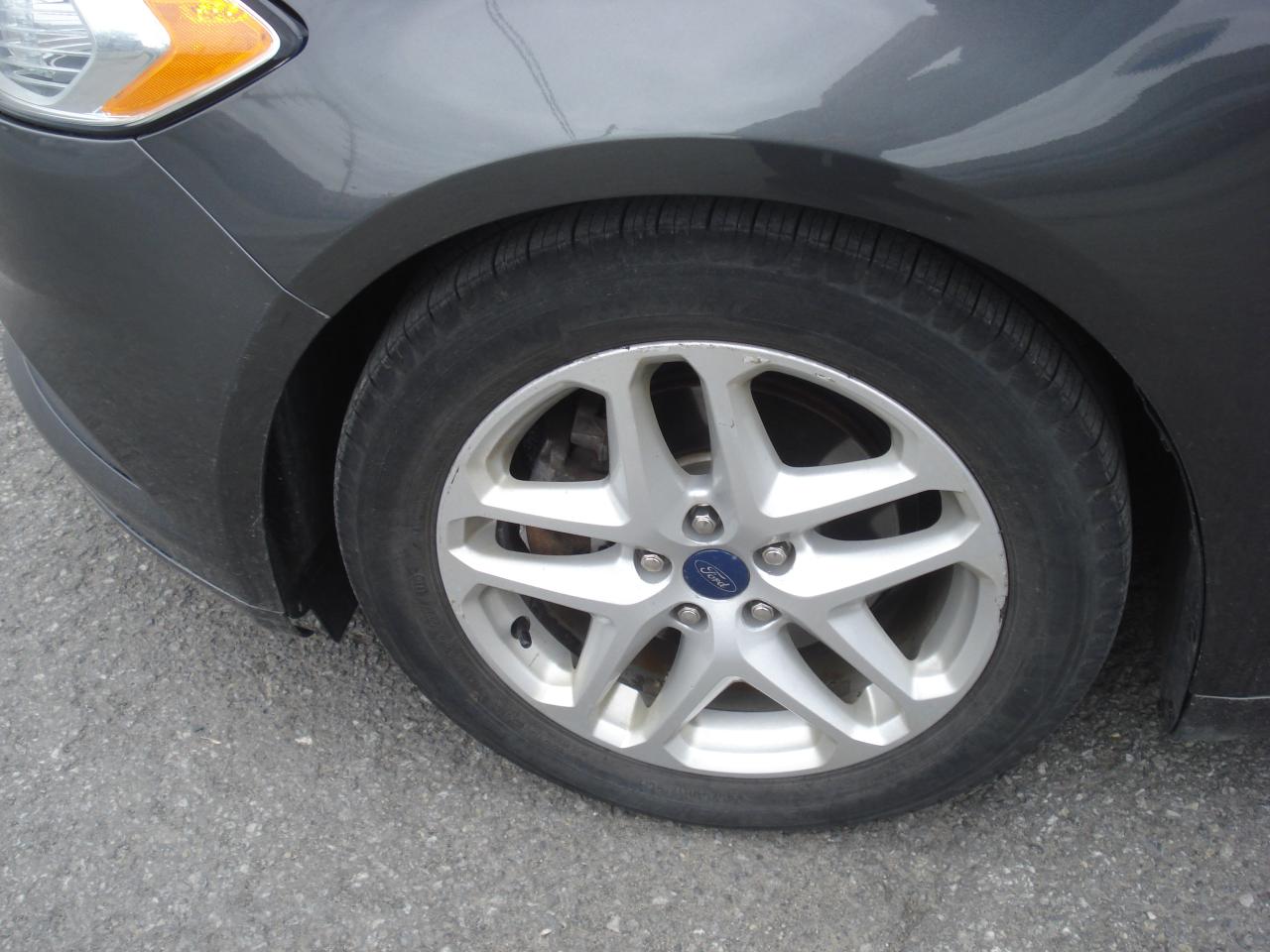 2015 Ford Fusion 4dr Sdn SE FWD Photo