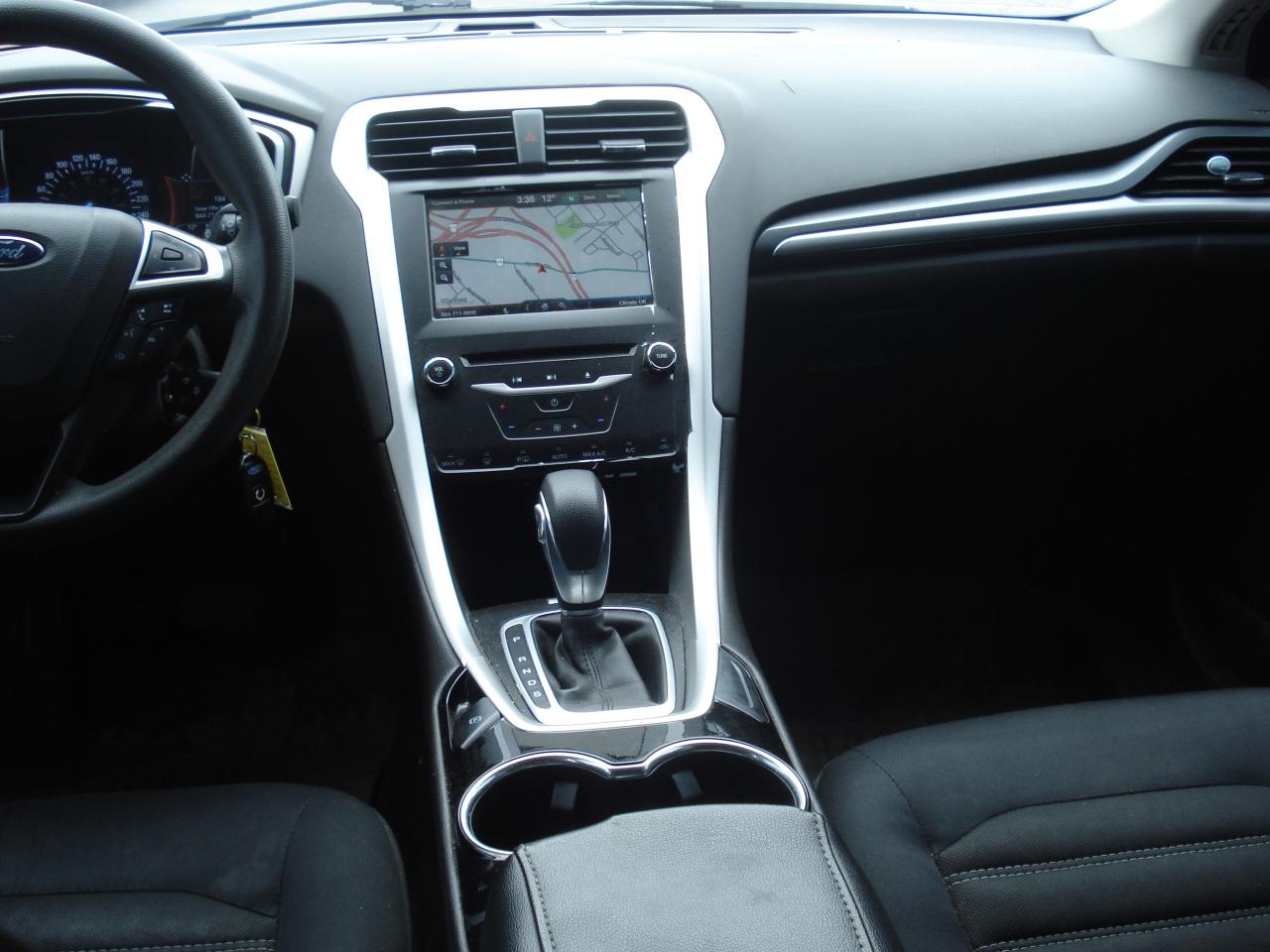 2015 Ford Fusion 4dr Sdn SE FWD Photo