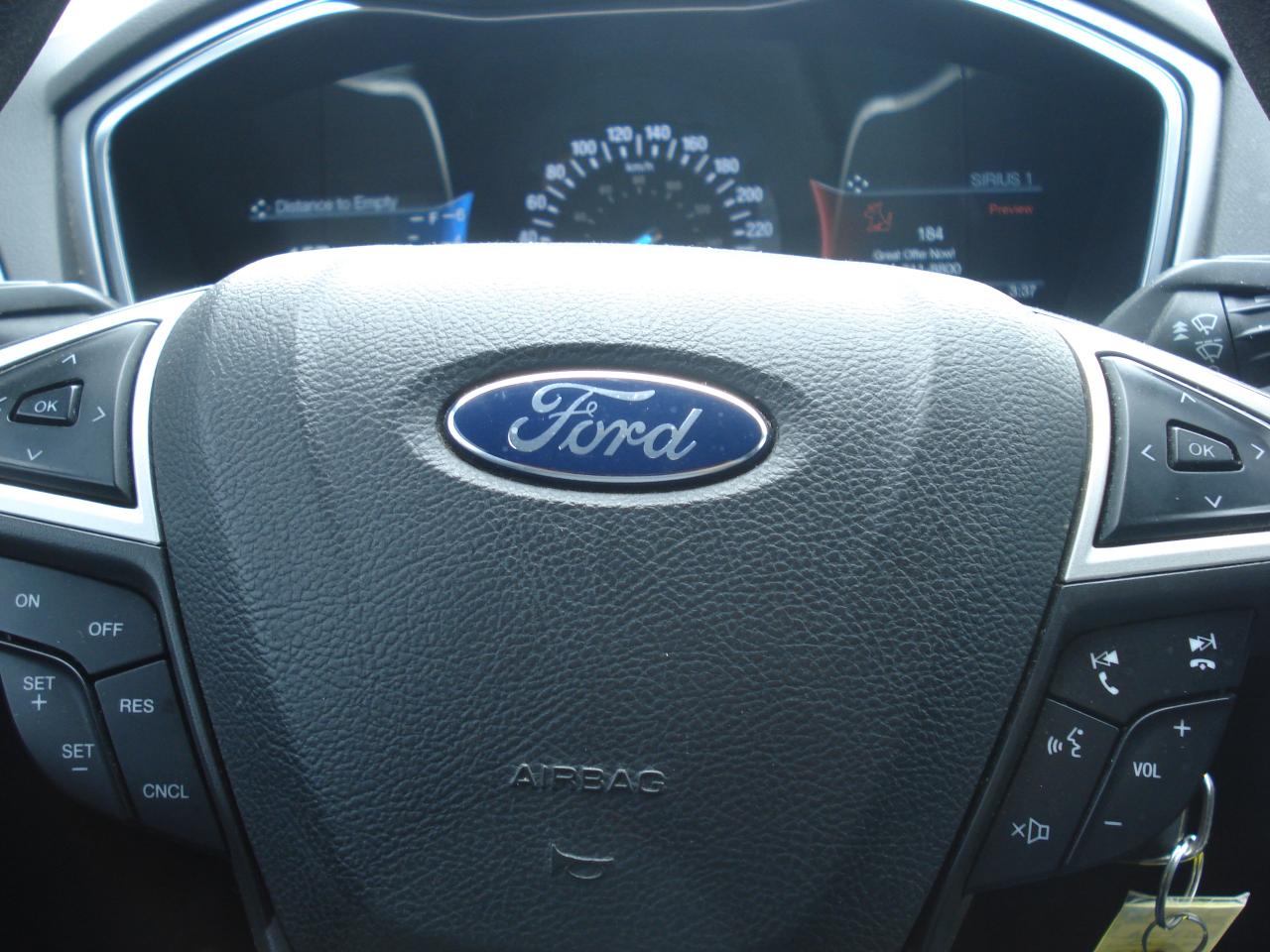 2015 Ford Fusion 4dr Sdn SE FWD Photo