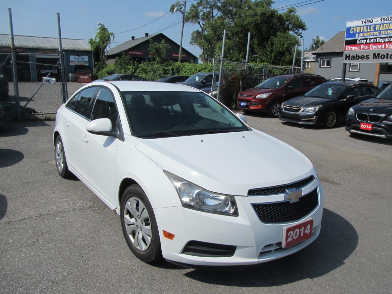 2014 Chevrolet Cruze 4dr Sdn Auto 1LT Photo