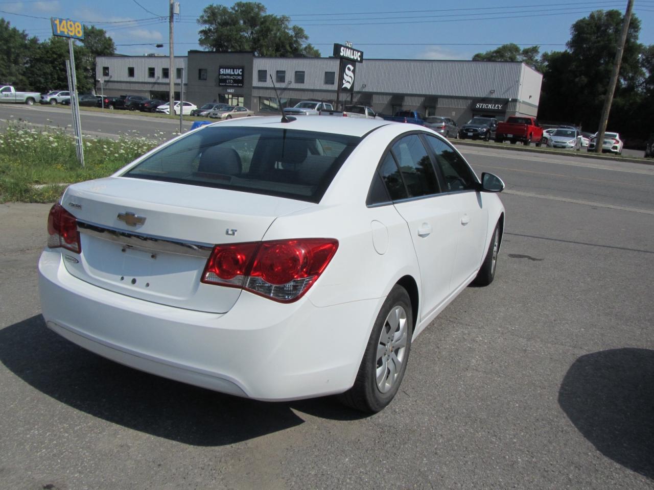 2014 Chevrolet Cruze 4dr Sdn Auto 1LT Photo3