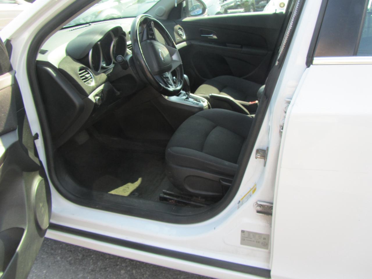 2014 Chevrolet Cruze 4dr Sdn Auto 1LT Photo