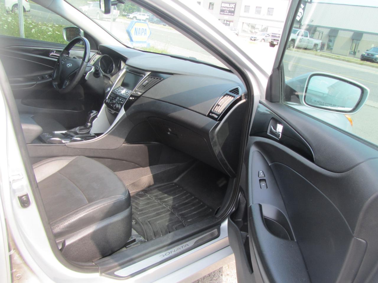 2013 Hyundai Sonata 4dr Sdn 2.0T Auto Limited w/Navi *Ltd Avail* Photo