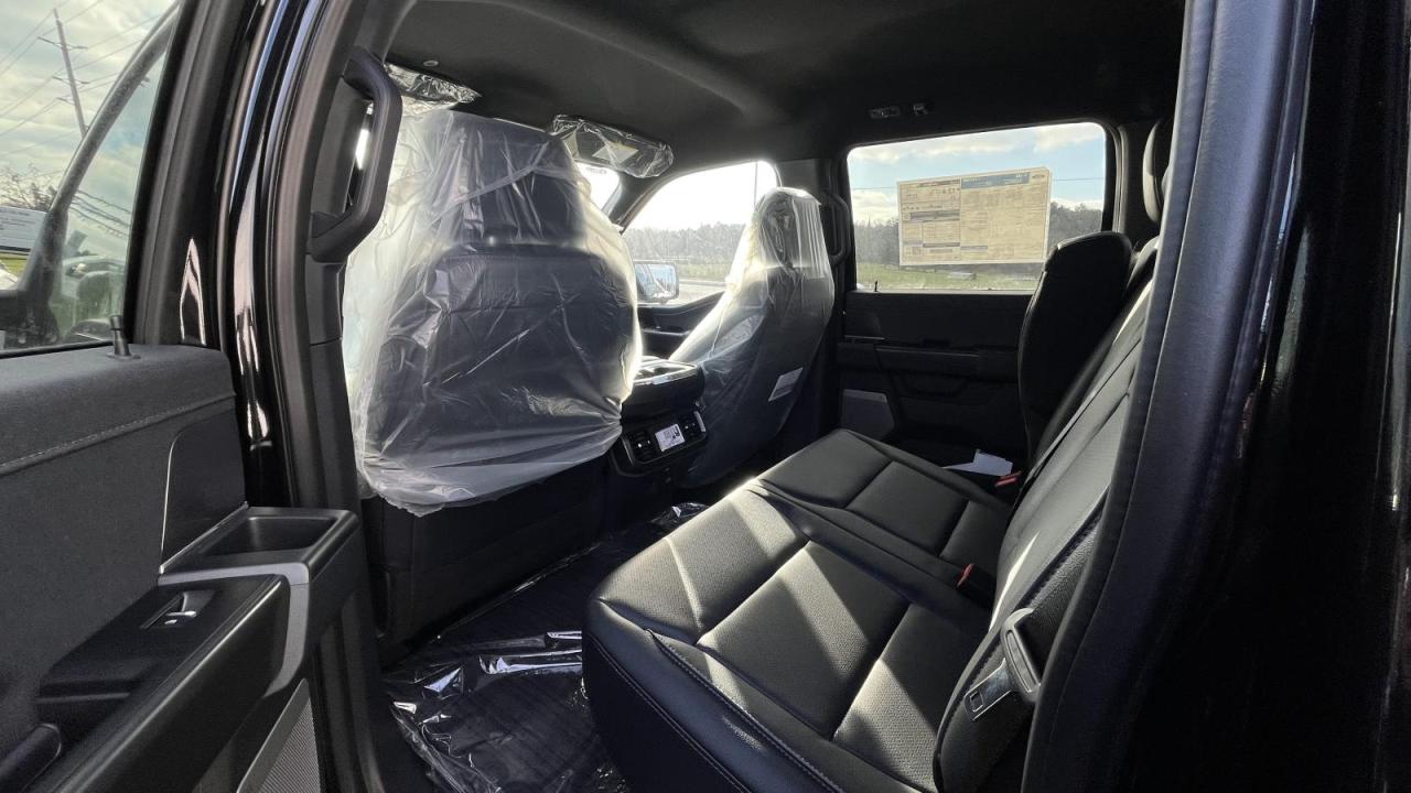 2025 Ford F-150 Lariat Photo3