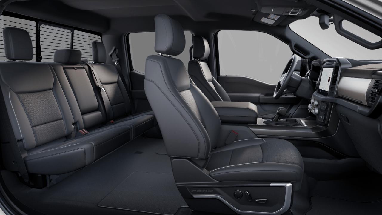 2025 Ford F-150 Lariat Photo