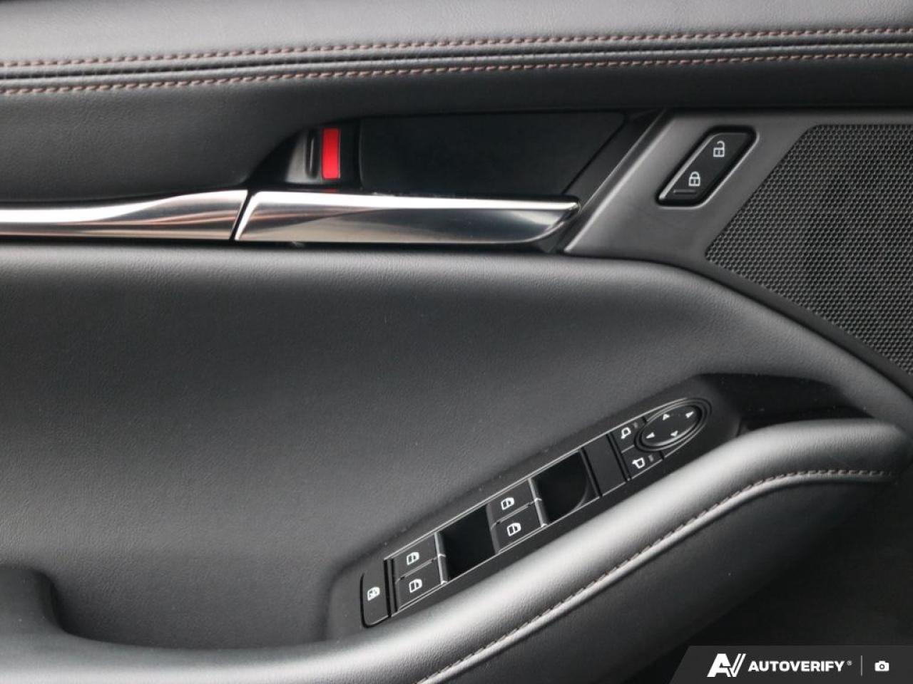 2025 Mazda MAZDA3 Sport GS Photo