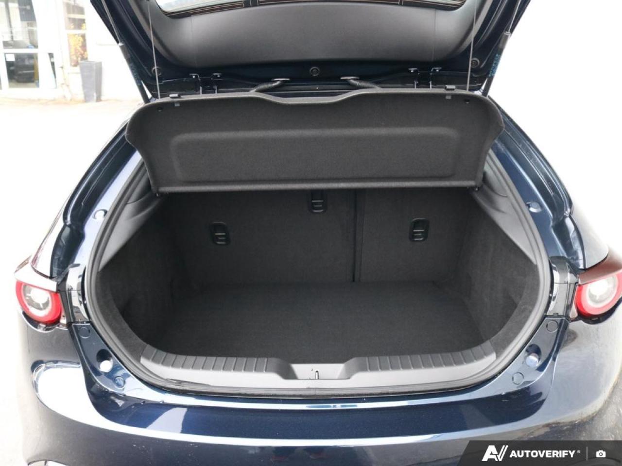 2025 Mazda MAZDA3 Sport GS Photo