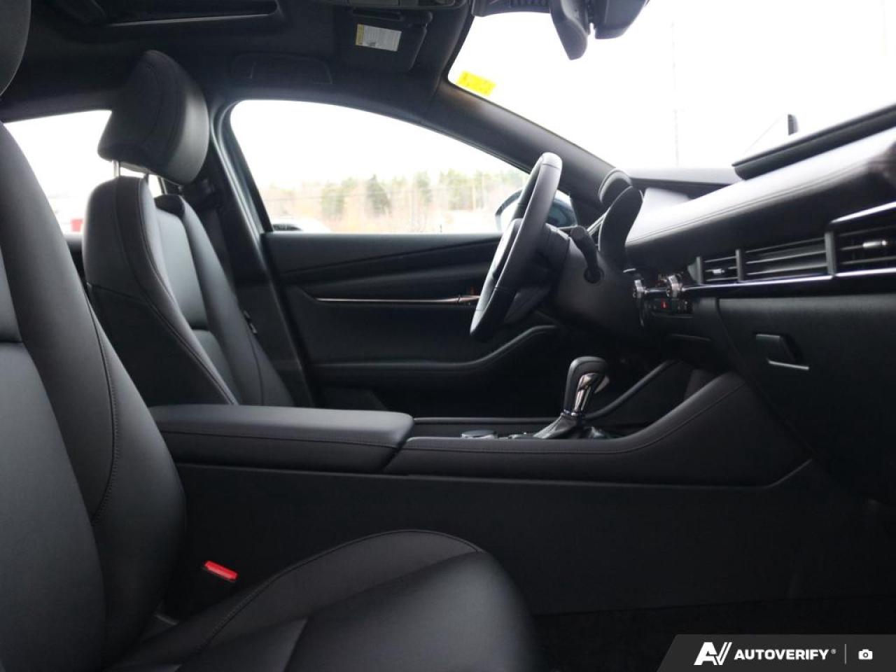 2025 Mazda MAZDA3 Sport GS Photo