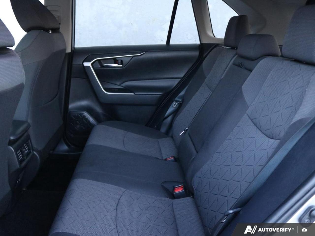 2021 Toyota RAV4 XLE Photo