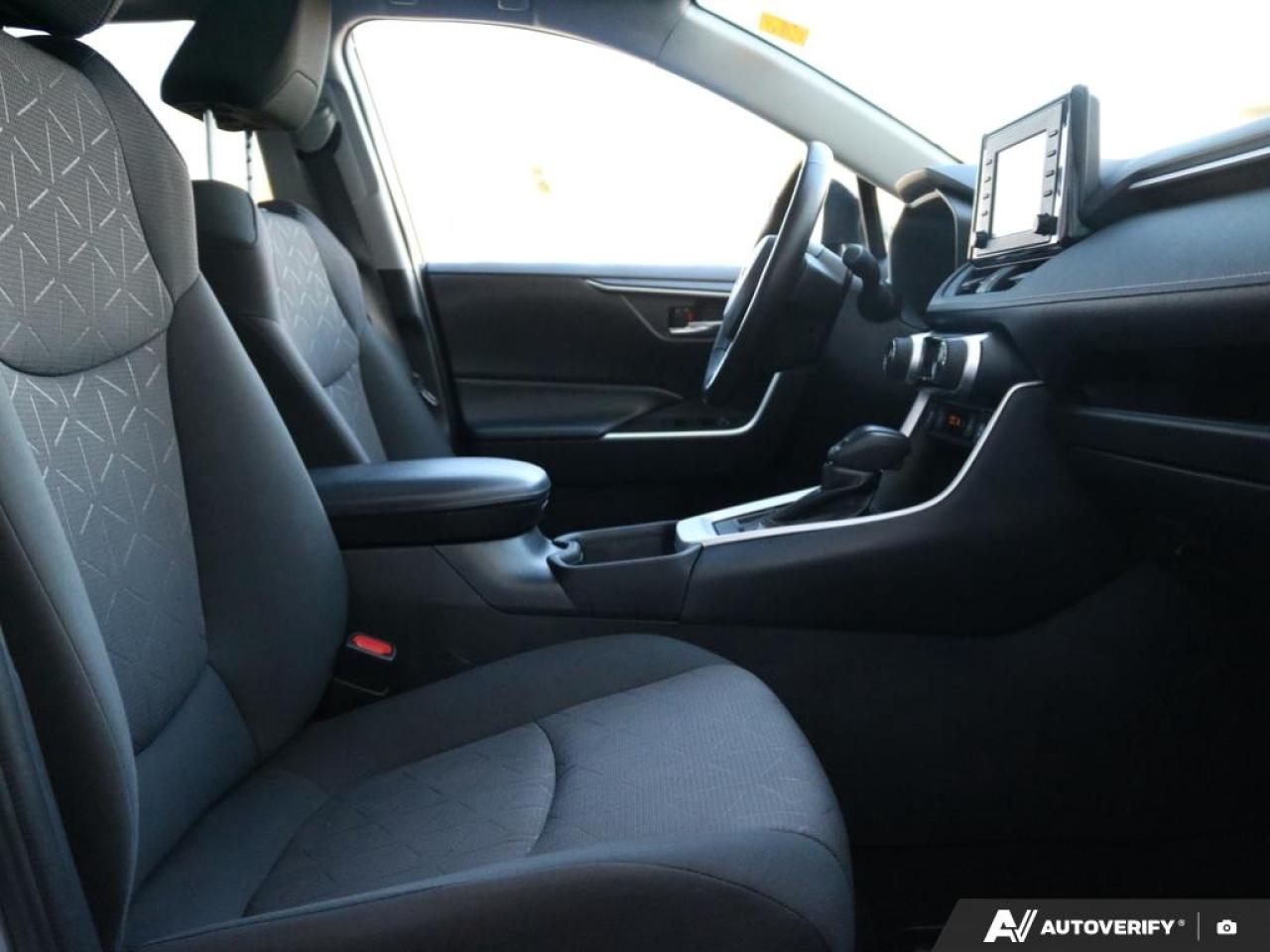 2021 Toyota RAV4 XLE Photo