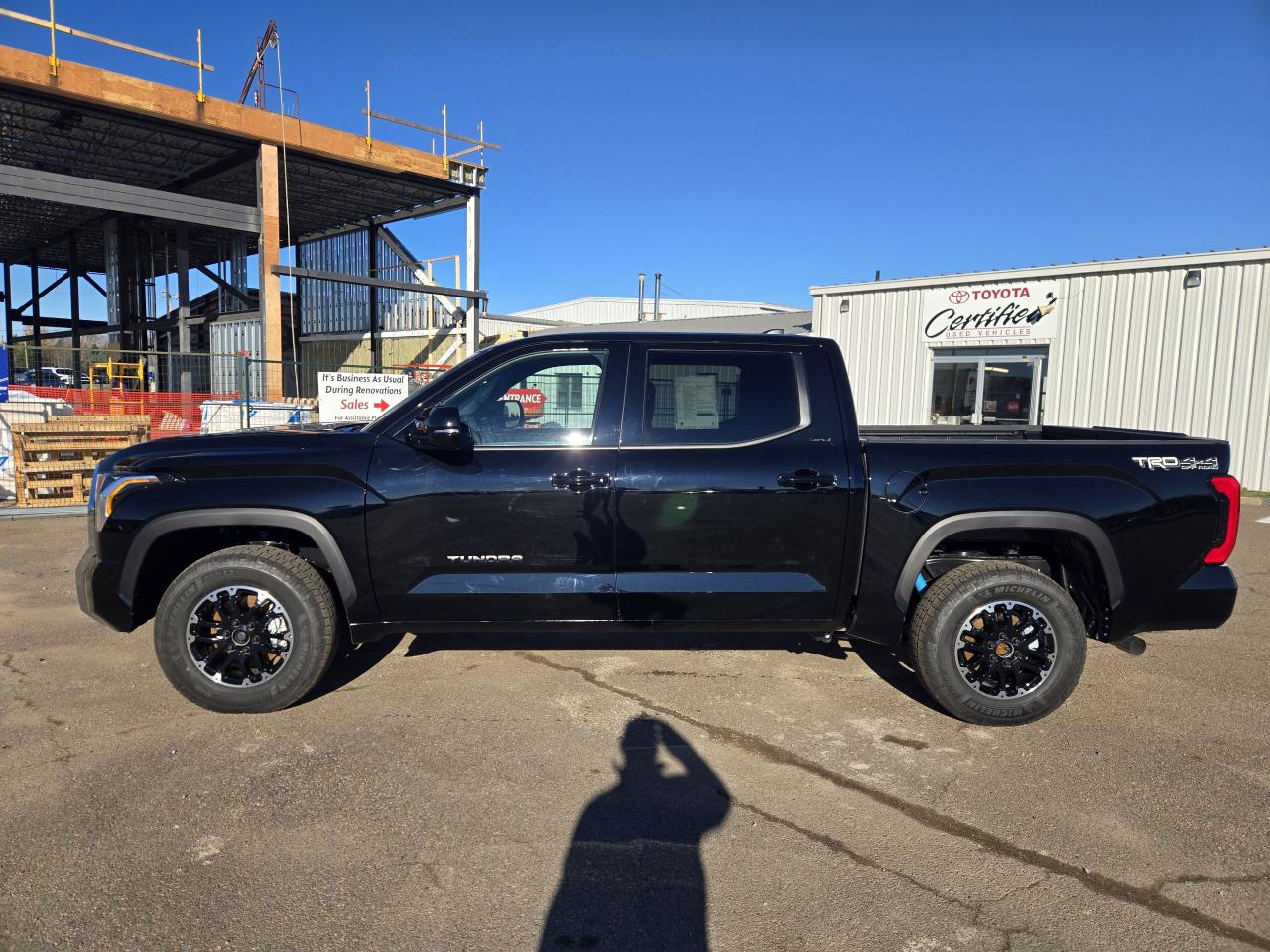 2026 Toyota Tundra SR5 TRD OFF ROAD Photo1