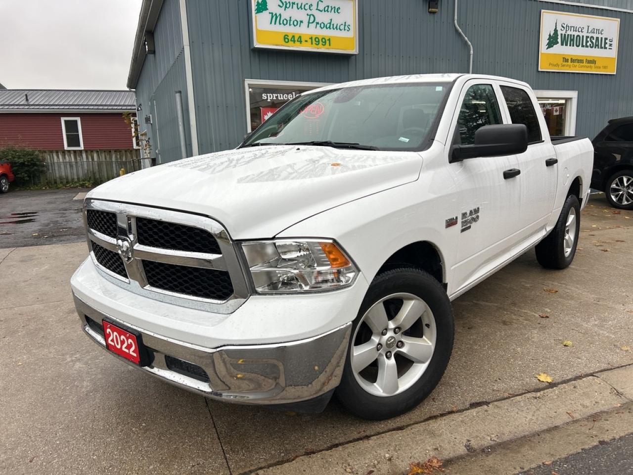 2022 RAM 1500 Classic SLT  CREW   V8   4X4 Photo