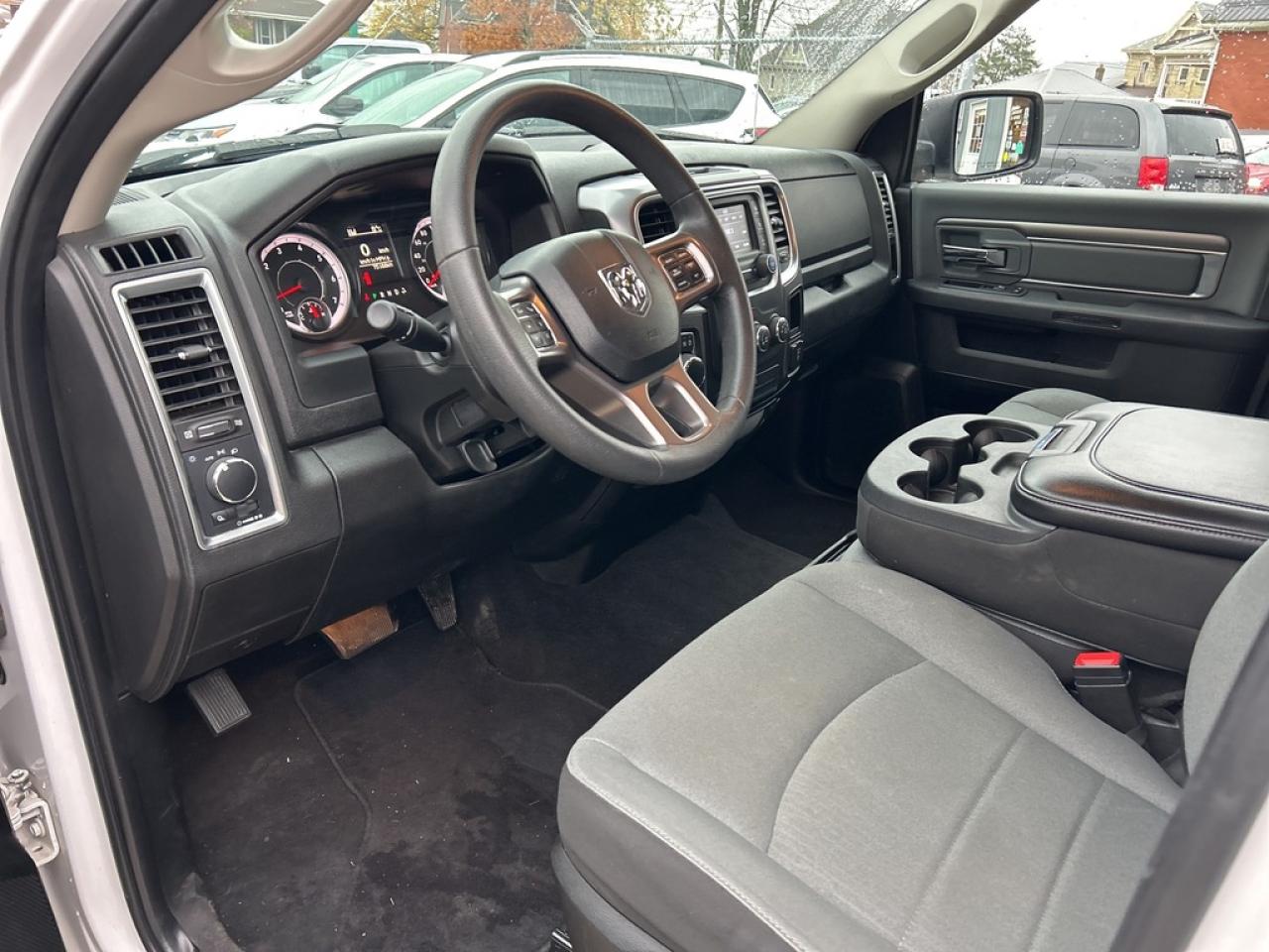 2022 RAM 1500 Classic SLT  CREW   V8   4X4 Photo