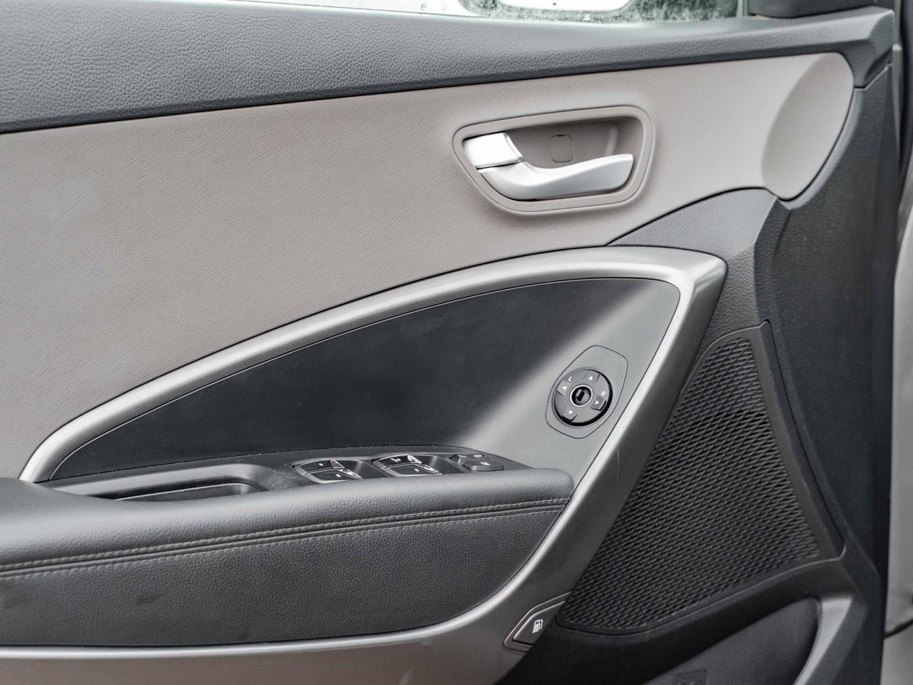 2018 Hyundai Santa Fe Sport 2.4L FWD Photo