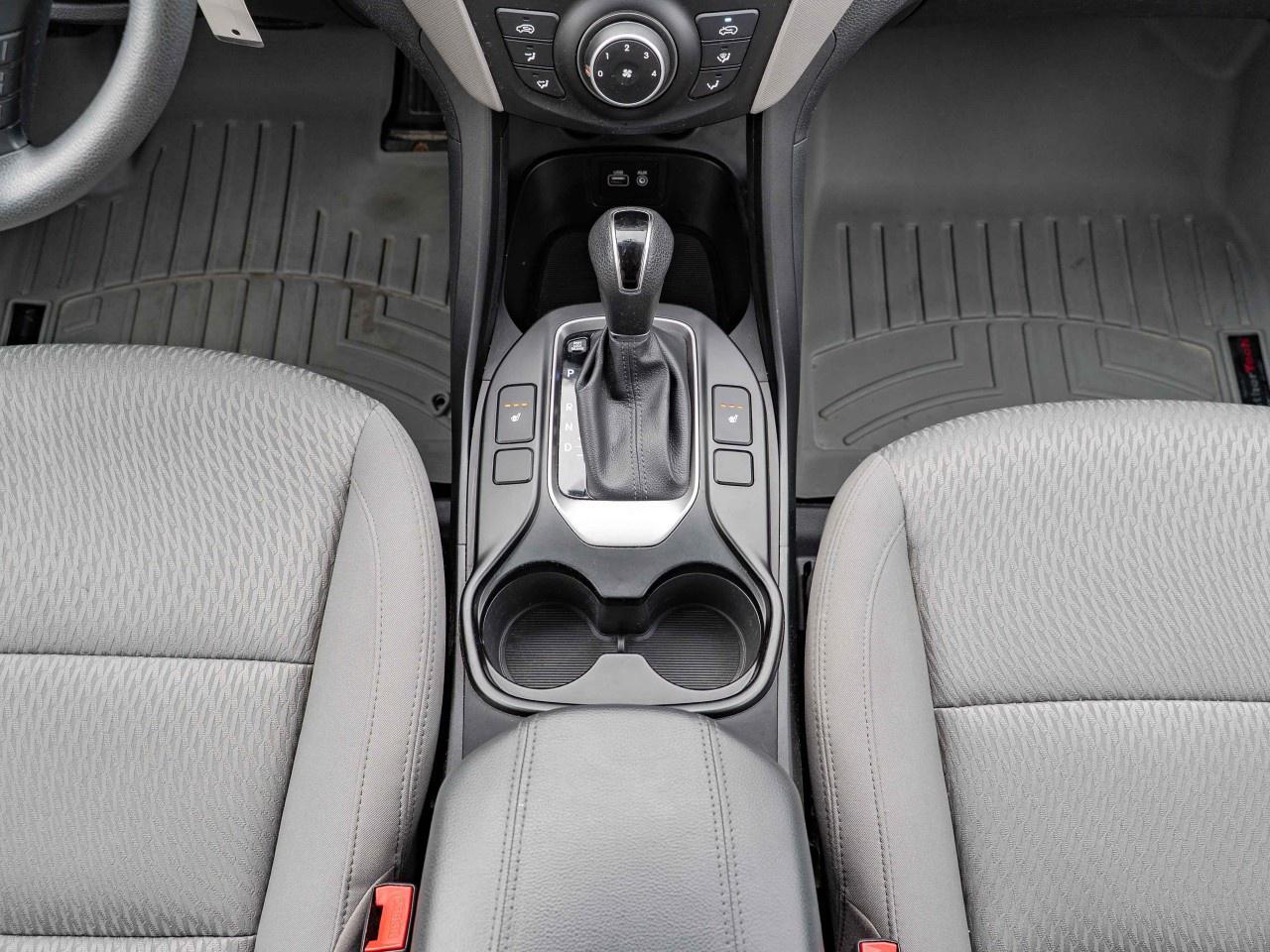 2018 Hyundai Santa Fe Sport 2.4L FWD Photo