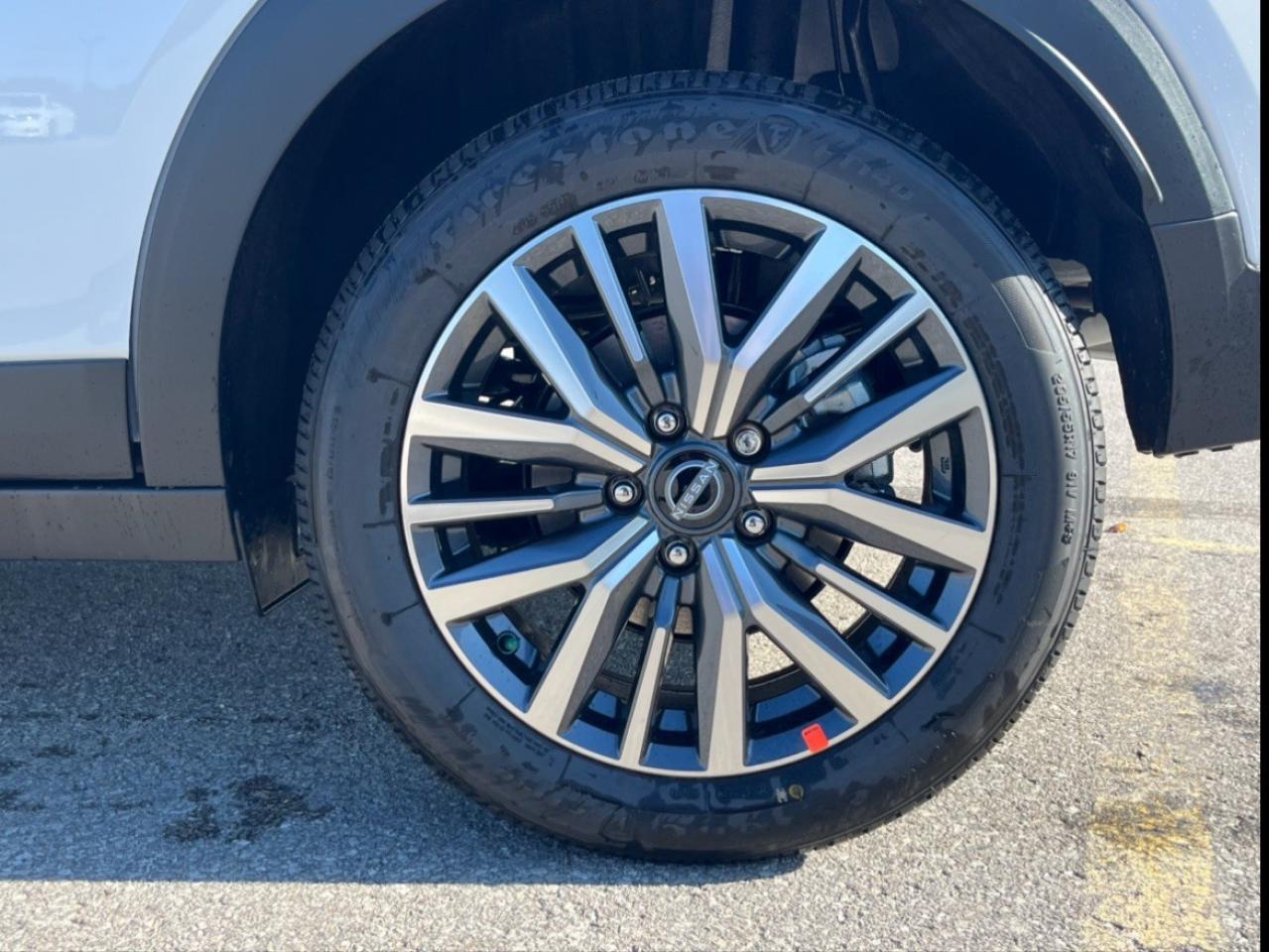 2025 Nissan Kicks Play SV FWD Photo