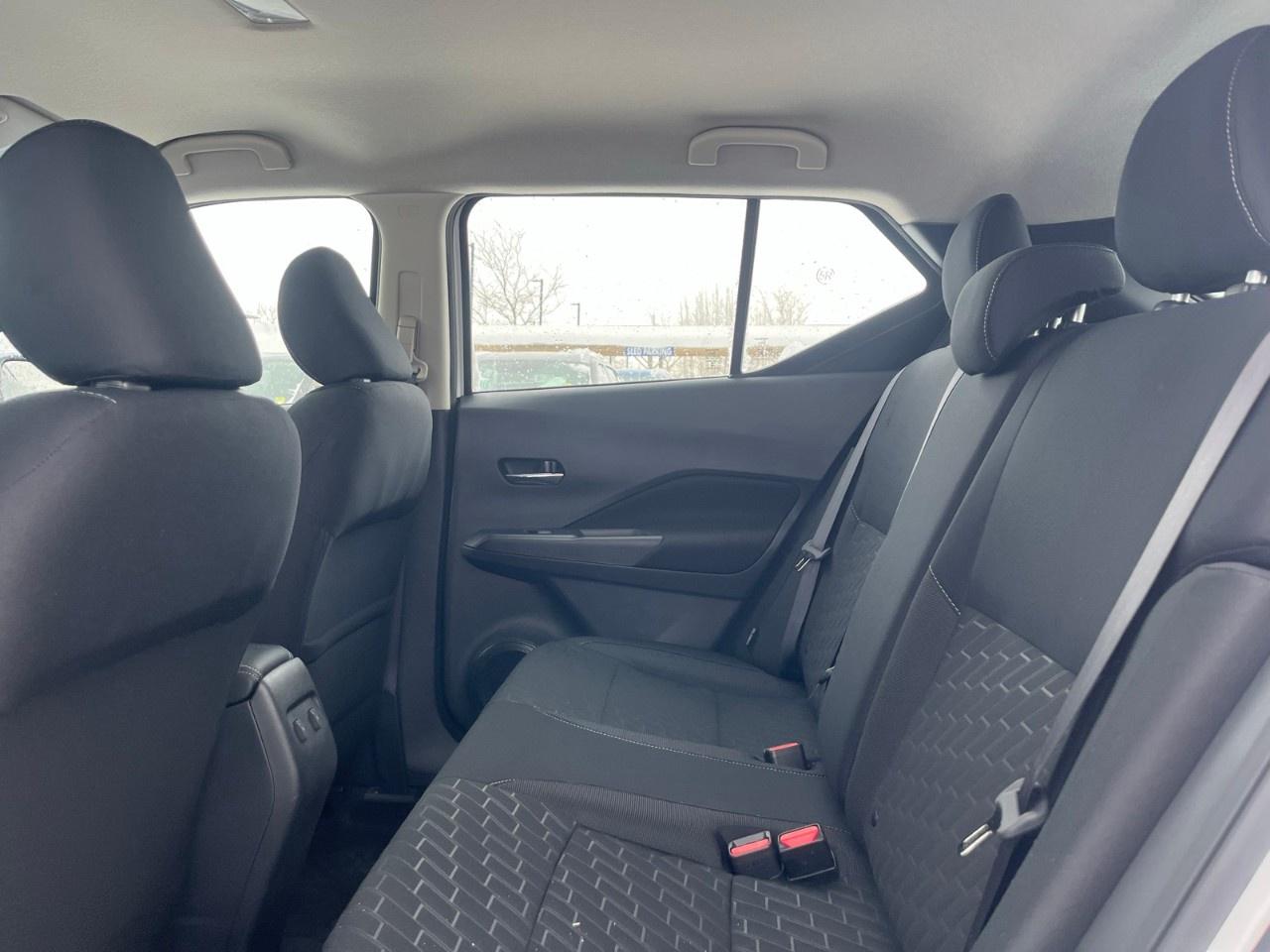 2025 Nissan Kicks Play SV FWD Photo