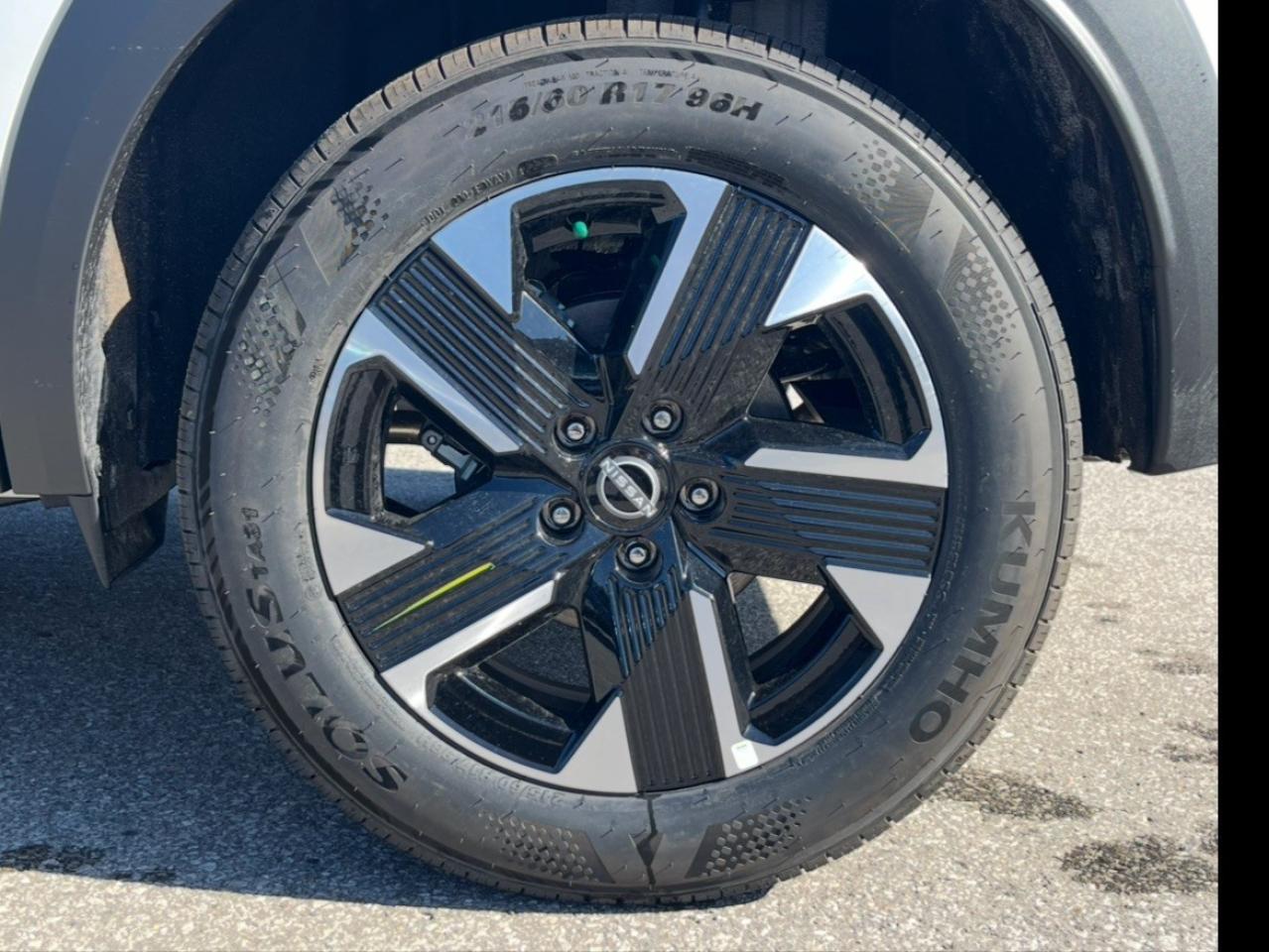 2026 Nissan Kicks SR AWD Photo